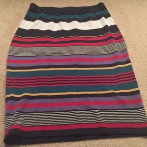 XS slightly below knee skirt - The Limited